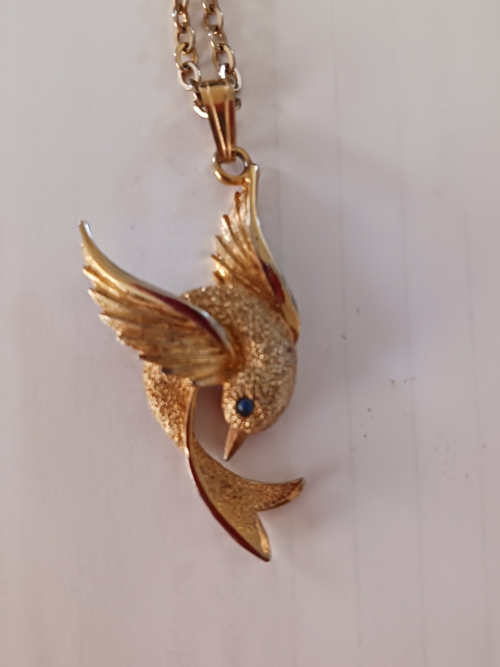 Vinatge 1970's Sarah Coventry Golden Dove Necklace